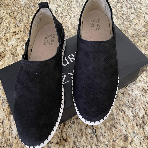 Natrualizer “Devan” Slip-on Suede Sneakers - Picture 3 of 8